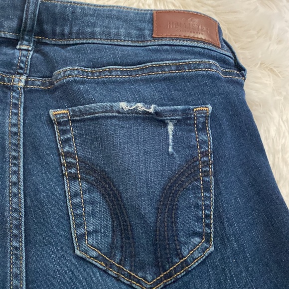 Gently worn Hollister Jeans - Picture 3 of 3